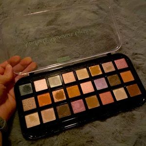 Beauty treats neutral shimmer eyeshadow palette, only been swatched